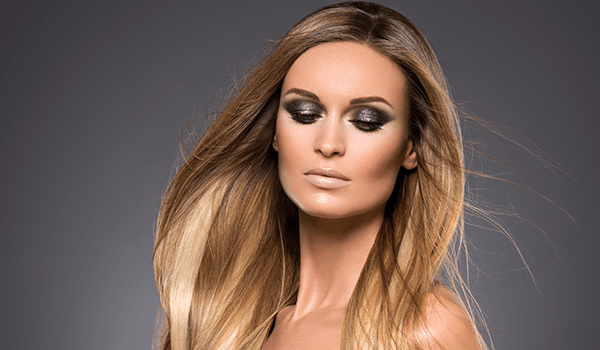 model with honey blonde balayage hair